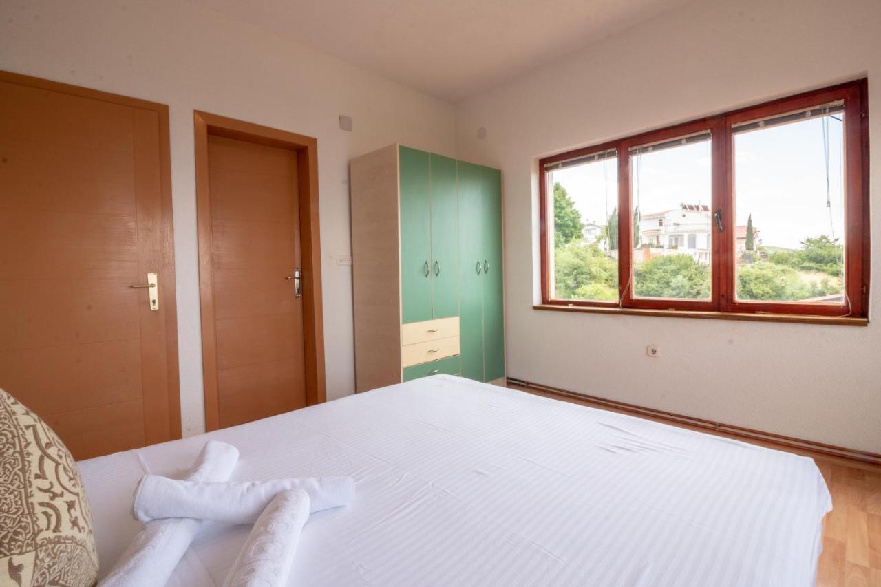 Lägenhet Casa Farmak