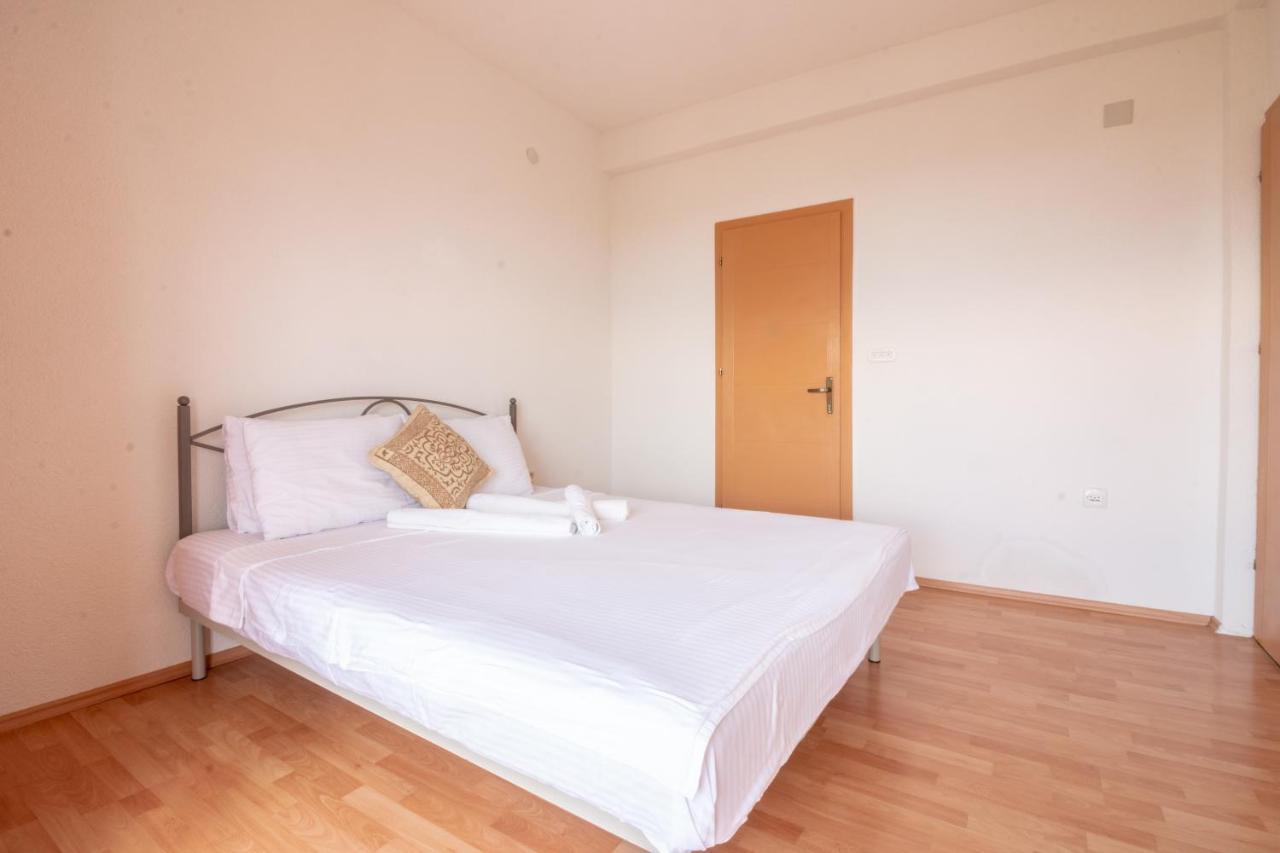 Lägenhet Casa Farmak